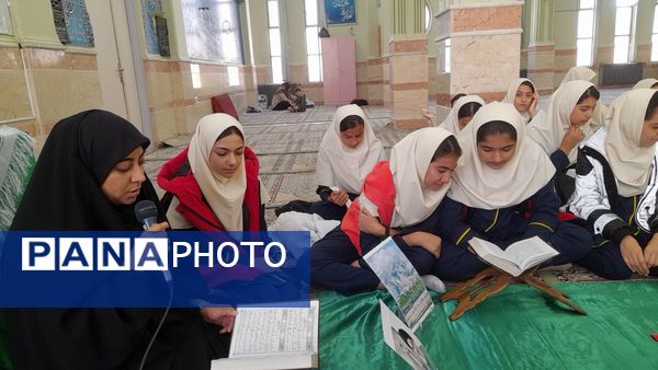  بزرگداشت شهادت مجاهد شهید سیدحسن نصرالله با برگزاری مراسم ختم قرآن در دبیرستان فاطمیه ملارد