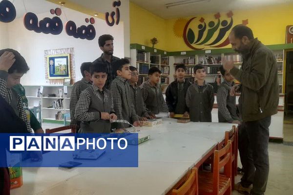 انس باکتاب و کتاب‌خوانی مدرسه باقرالعلوم شهرستان فیروزکوه