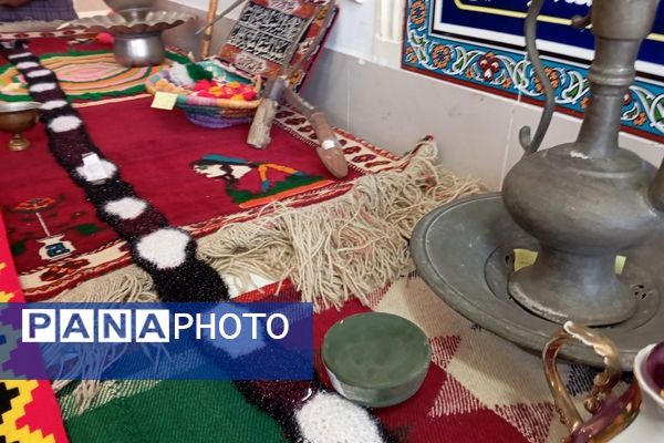 نمایشگاه صنایع دستی و جشنواره غذاهای سنتی به‌مناسبت دهه فجر 