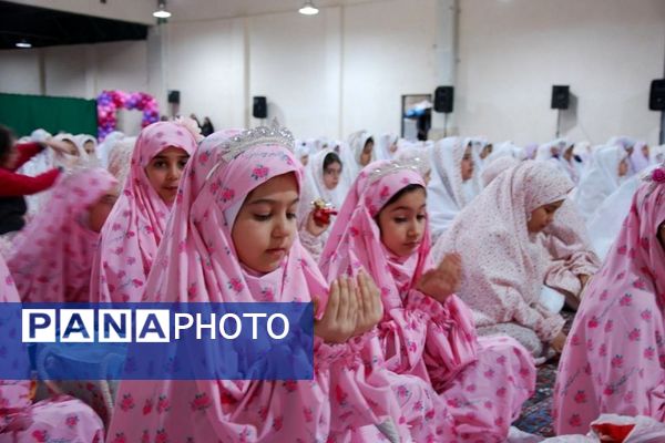 جشن فرشته‌ها در شهر قیامدشت ری یک