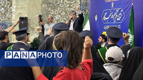 غبارروبی حرم حضرت معصومه(س) با حضور اصحاب رسانه