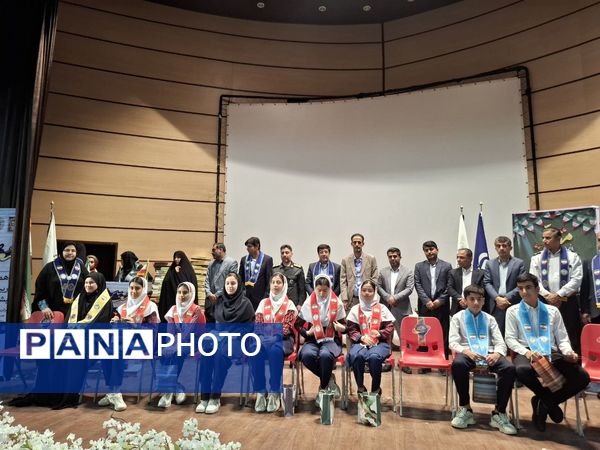 همایش تجلیل از مربیان و دانش‌آموزان پیشتاز برتر شهرستان جم 