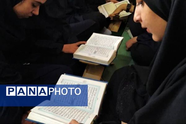 محفل انس با قرآن در دبیرستان معارف ناحیه ۴ شیراز 
