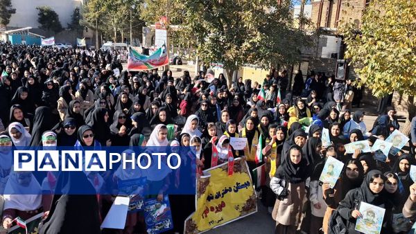 روز ۱۳ آبان: درخششی دیگر در تاریخ شهرستان سلسله با راهپیمایی دانش‌آموزان و مردم