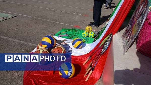 شور ورزش و لبخند در دبستان دانش و هنر نظرآباد با انتخابات انجمنهای ورزشی