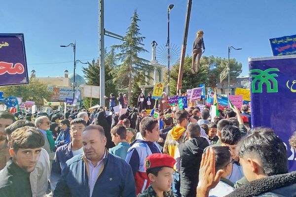 مردم کاشمر با گام‌های استوار در مسیر آرمان‌های انقلاب گام برداشتند 