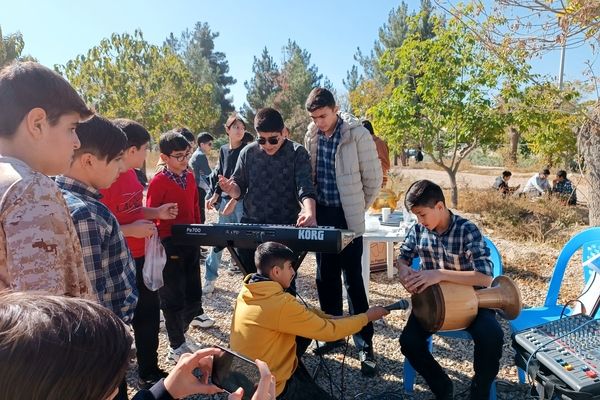 برگزای اردوی تفریحی دبیرستان رجایی یک به‌مناسبت هفته بسیج 