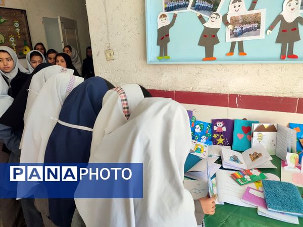 ساخت کتابچه‌های دست‌ساز در دبستان شهید نجفی فدافن