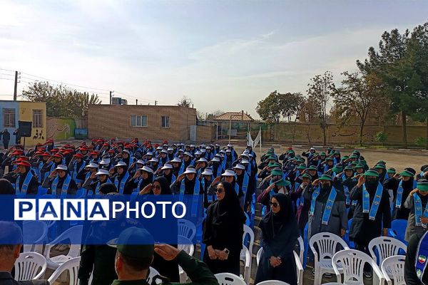 همایش «وطن‌یار»؛ تجدید عهد دانش‌آموزان ورامینی با شهدا و فرهنگ ایستادگی