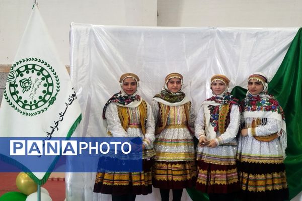 برگزاری جشن روز دختر در سالن کارگر فاروج