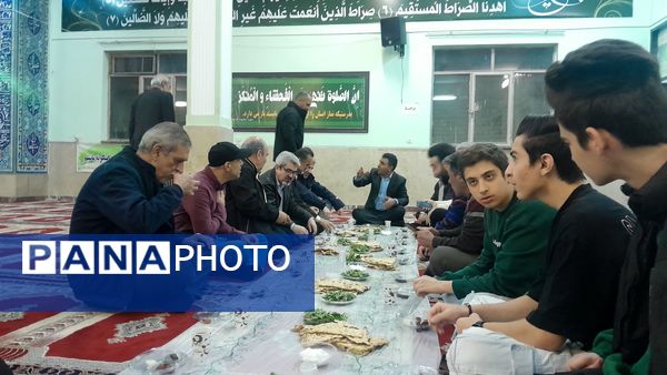 مراسم افطاری در دبیرستان دهخدا ناحیه یک کرج 