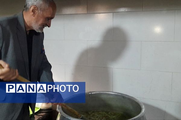 مراسم دهه فاطمیه و توزیع نذری 