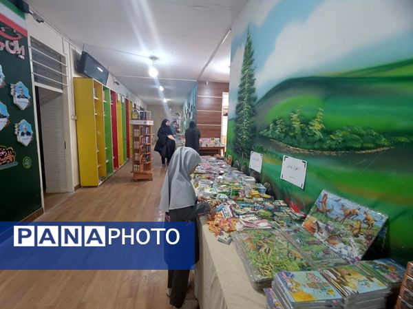 نمایشگاه کتاب در کانون فرهنگی تربیتی ولی عصر(عج) 