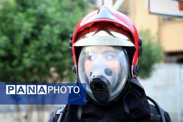 تمرین عملی دانش‌آموزان خوزستان برای بیست و هفتمین مانور سراسری زلزله