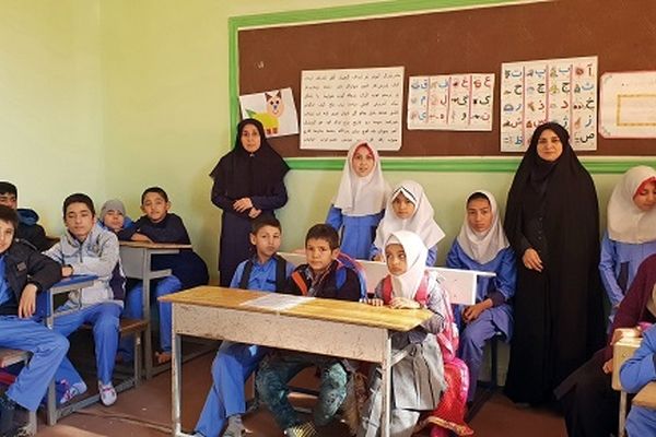 مدرسه را با هزینه شخصی تجهیز کردم
