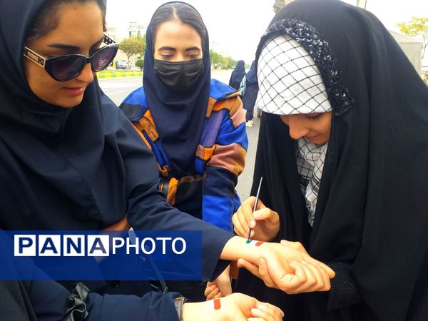حضور دانش‌آموزان ملاردی در راهپیمایی روز سیزده آبان 