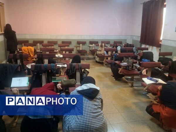 مانور زلزله در مدرسه مصلی نژاد ناحیه 6