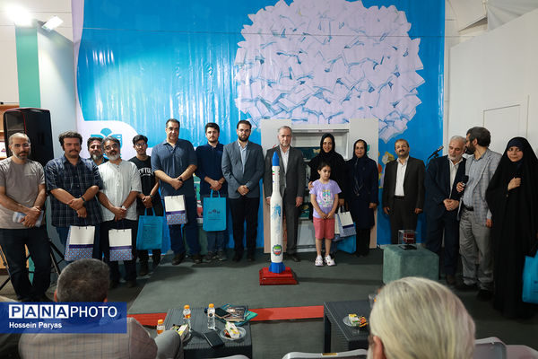 رونمایی از کتاب «مهدا در مدار لئو» در سی‌وششمین نمایشگاه بین‌المللی کتاب تهران