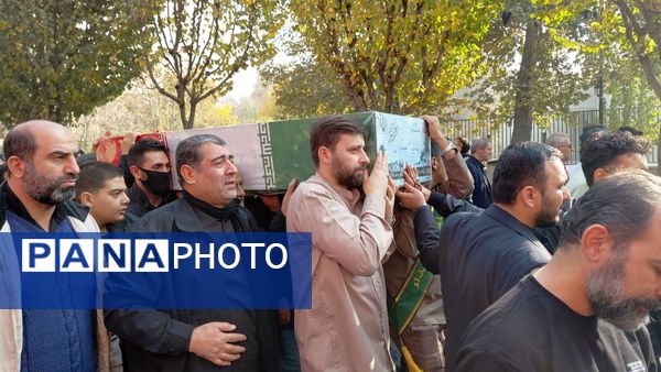 تشییع پیکر شهدای گمنام در دستان مردم کرج