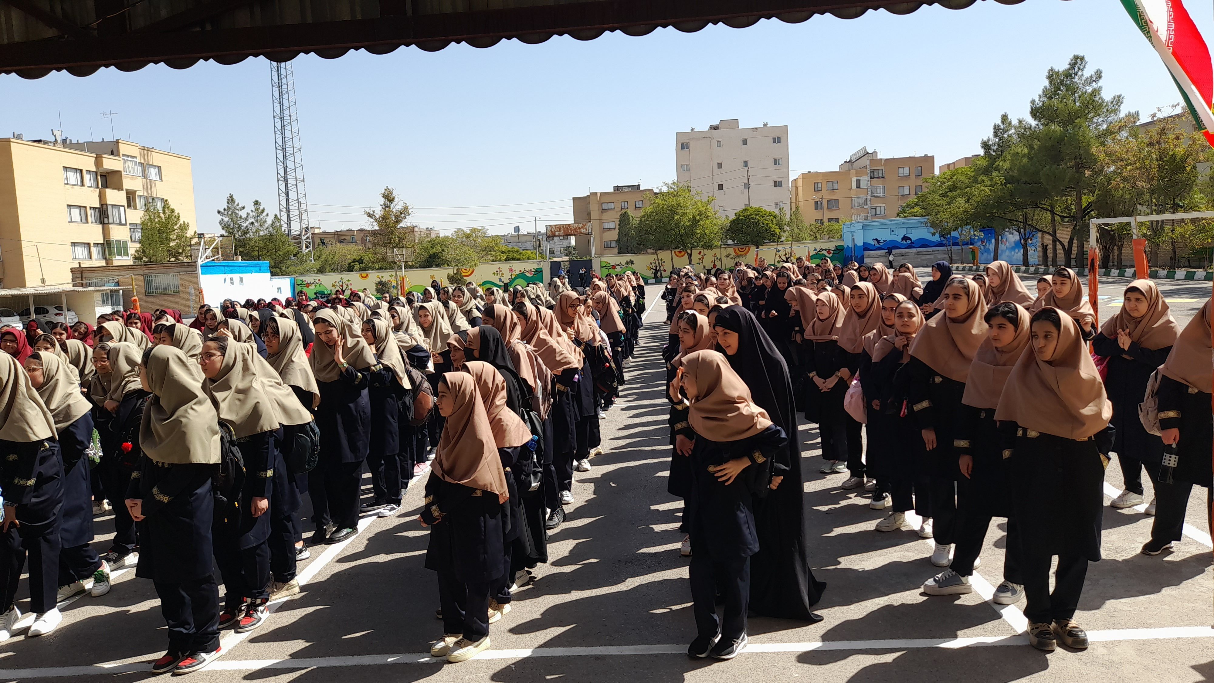 آیین بازگشایی مدرسه نورالهدی ناحیه هفت با همراهی دانش‌آموزان فعال و پر اشتیاق