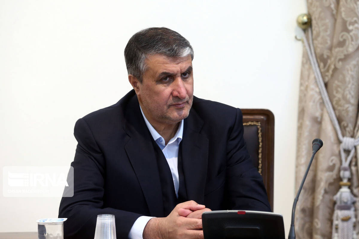 اسلامی: معلمان، نقش بیبدیلی در رقم زدن آینده کشور ایفا میکنند
