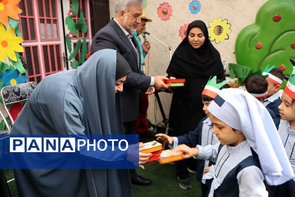 غنچه های بهارستانی آغاز سال تحصیلی را جشن گرفتند