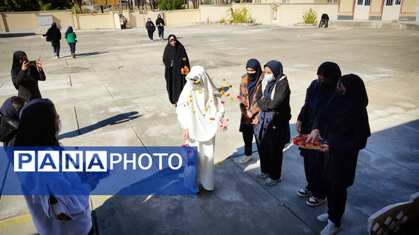 بازگشت معنوی دانش‌آموز حاجی‌آبادی از سفر پرفیض حج