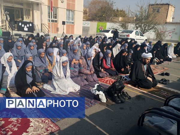 سفره احسان حضرت فاطمه زهرا (س) در مدرسه والدین تبریز