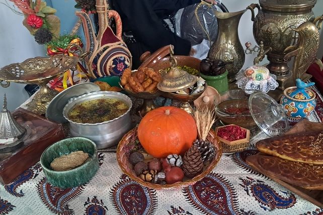 رنگین‌کمان فرهنگ‌ها در دل شهریار؛ جشنواره‌ای با طعم غذاهای محلی و لباس‌های رنگارنگ