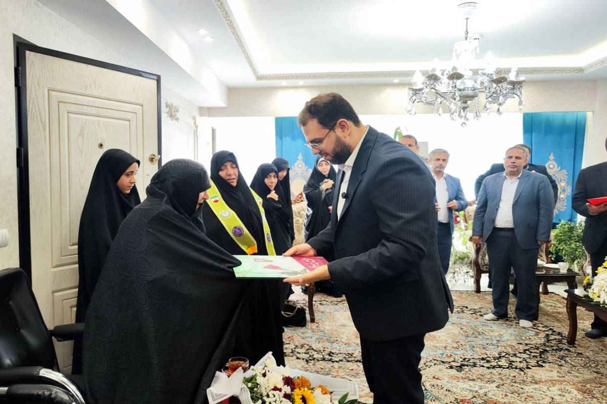 نهضت تربیتی شهیدان زنده است