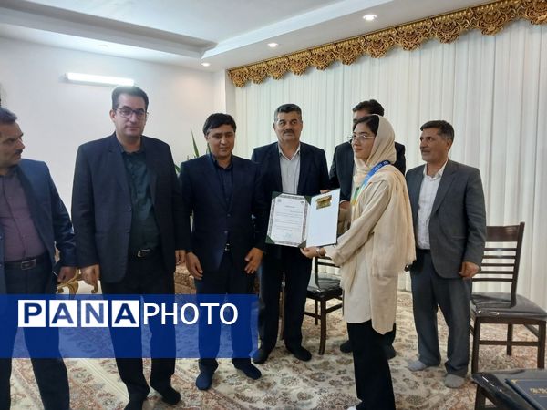 تقدیر مدیرکل آموزش و پرورش خراسان شمالی از دانش‌آموز شیروانی دارنده مدال برنز المپیاد جهانی علوم زمین