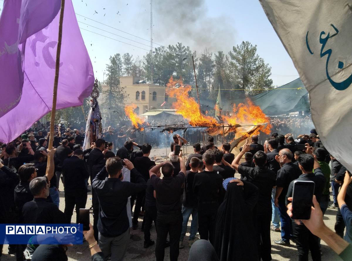  آیین خیمه سوزان روز عاشورا در بیرجند 