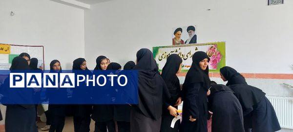 برگزاری انتخابات شورای دانش‌آموزی با هدف تعامل در مدرسه برکت خاتم