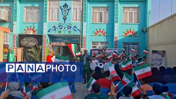 طنین زنگ استکبارستیزی در آموزشگاه سید حسن میرمحمدی میبد 