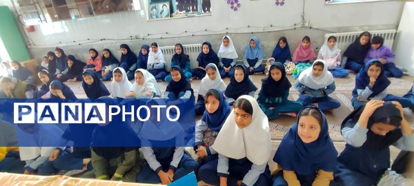 کارگاه آموزشی دانش‌آموزان در هفته پدافند غیرعامل (پدافند زیستی) در مدرسه شهید خاقانی شهرستان شیروان