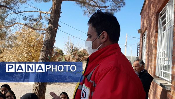 آموزش اطفای حریق و ایمنی به دانش آموزان دبیرستان مادرمهربان خلیل آباد