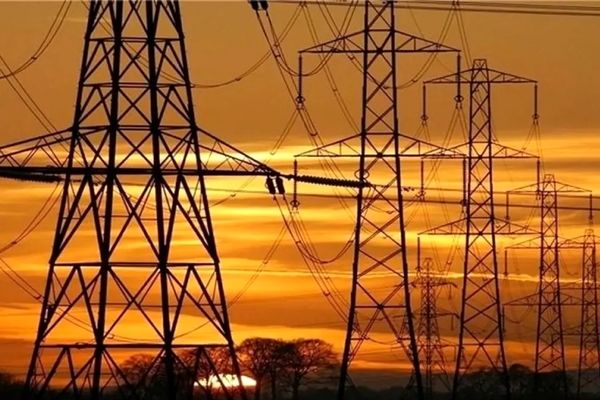 توسعه انرژی‌های تجدیدپذیر محور اصلی مگاپروژه‌های وزارت نیرو است