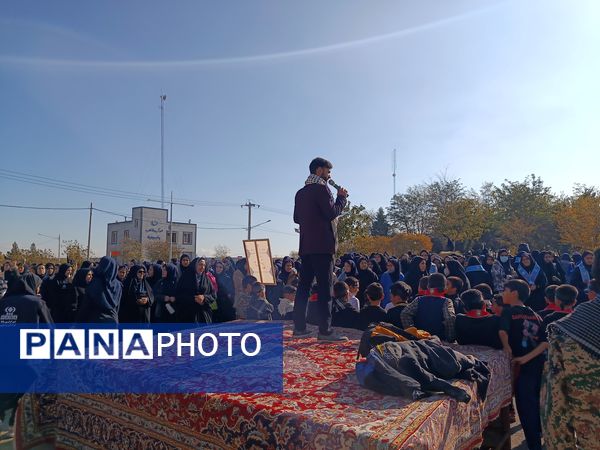 حضور دانش آموزان و آحاد مردم شریف منطقه رضویه در راهپیمایی 13آبان