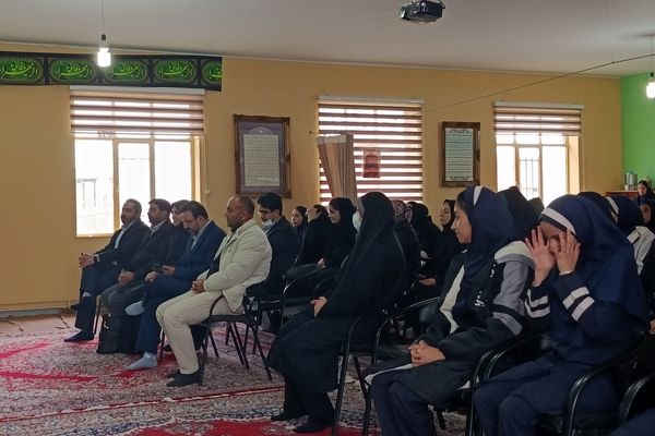 نواخته شدن زنگ هفته پژوهش در دماوند