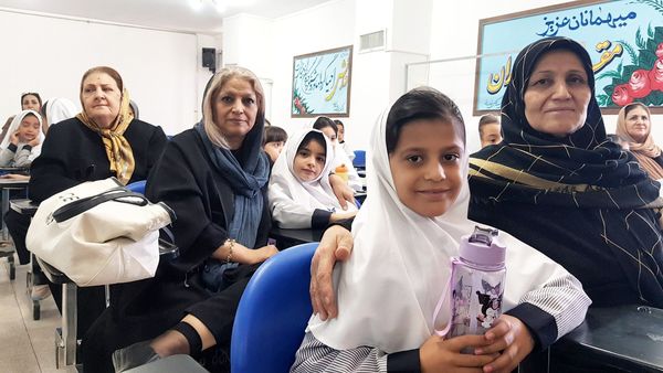 بزرگداشت هفته ملی سالمند در دبستان دخترانه سماء شیروان 