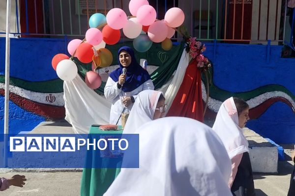 جشن سپیدپوشان مهربانی در مدرسه «بنت الهدی» شهرستان فیروزکوه به مناسبت روز پرستار و ولادت حضرت زینب(س)