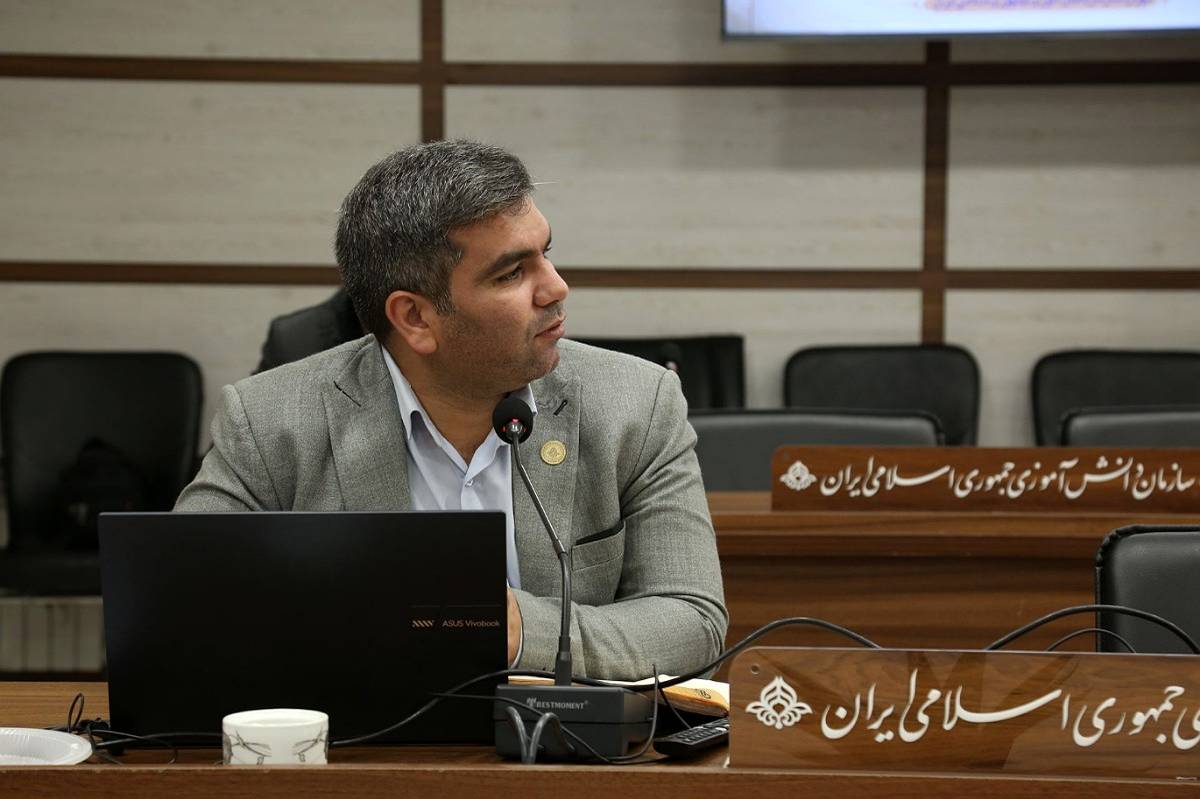 مجلس دانشآموزی مانند پلی میان دانشآموزان و مسئولان آموزشوپرورش عمل میکند