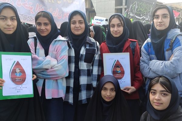 فریاد طنین انداز همبستگی دانش آموزان مشهدی 