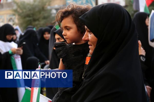 اعلام انزجار مردم قم از یاوه گویی‌های استکبار جهانی با راهپیمایی «عهد خون»