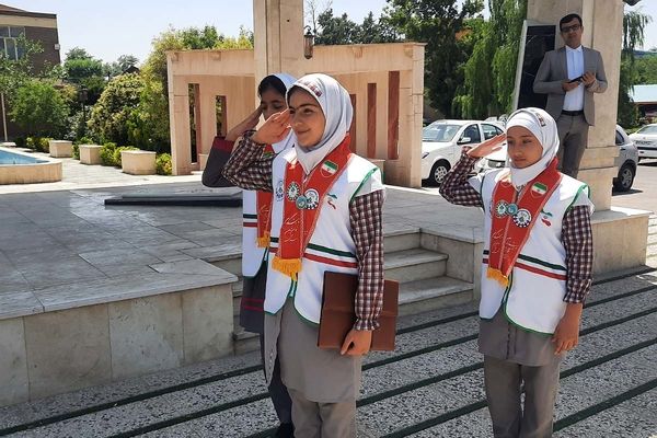 دیدار دانش آموزان پیشتاز پاکدشت با مدیرکل آموزش و پرورش شهرستانهای تهران