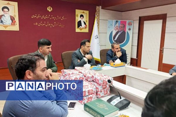 مراسم تقدیر از دانشآموزان فعال شورا در شهرستان ملارد