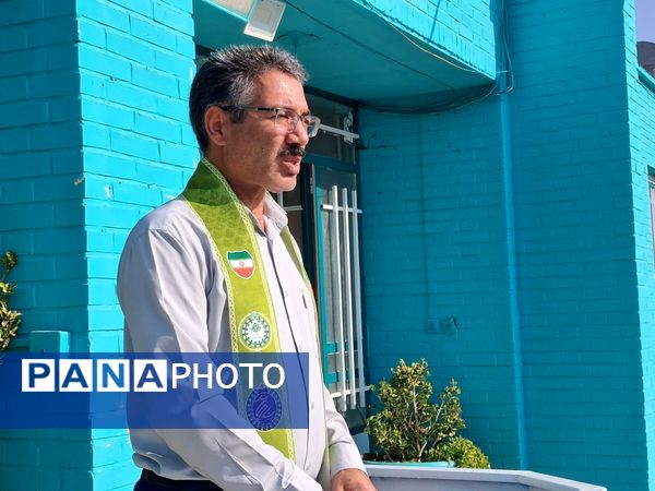 آموزش انواع دست ها و گره های پیشتازان در دبیرستان دخترانه فاطمیه