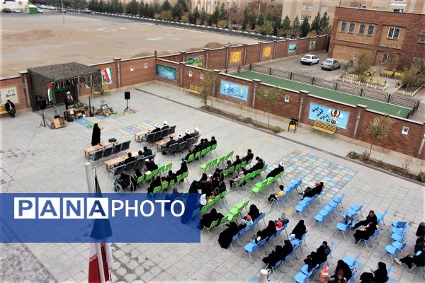 جلوه‌هایی از یادواره شهدا در دبستان استثنایی باغچه‌بان قم