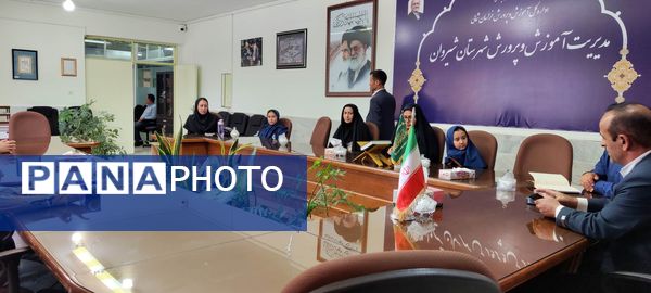 تجلیل مدیر آموزش و پرورش شهرستان شیروان از خبرنگاران پانا