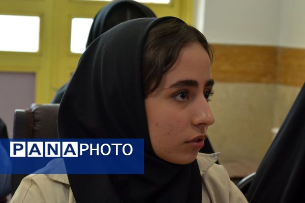 برای اولین‌بار؛ برگزاری کافه ۵۷ در دبیرستان‌ نمونه دولتی ولایت بهارستان‌دو